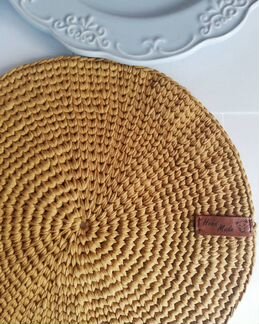 Вязаная салфетка