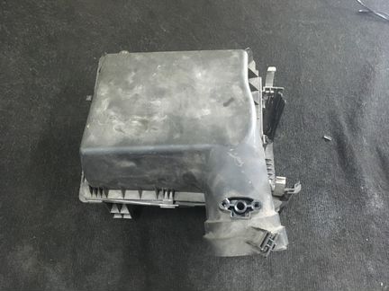 Корпус воздушного фильтра Mercedes 651 двигатель