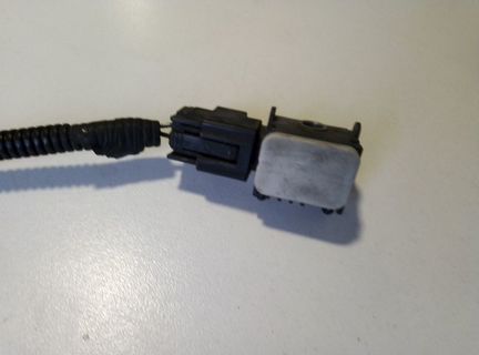 Датчик удара на Mazda 3 BK (03-08)