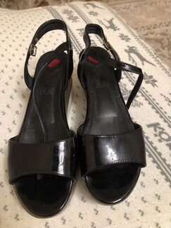 Босоножки итальянские Moschino