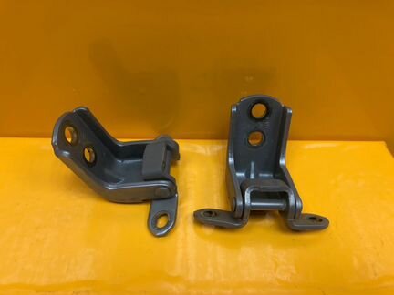 Петли двери передние Nissan Patrol Y62 2010-2020