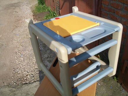 Детский столик