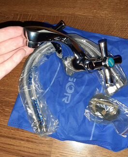 Смеситель для раковины новый