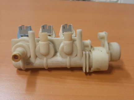 Клапан подачи воды для стиральной машины Ariston