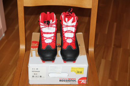 Новые ботинки детск для бегов лыж Rossignol р34-35