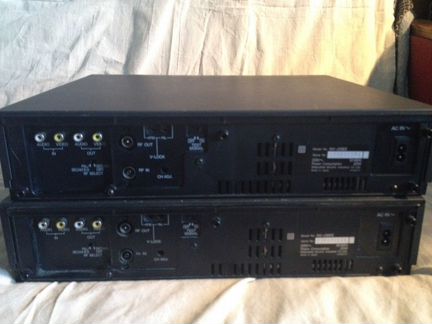 Видеомагнитофон Panasonic NV- J30