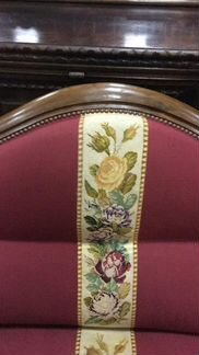 Диван антикварный с гобеленом ручной работы