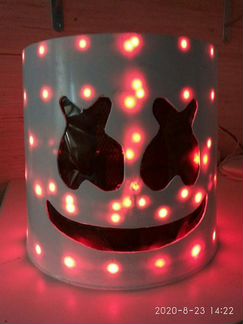 Маска dj маршмеллоу с подсветкой на новый год, ден