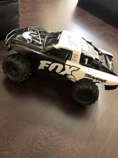 Машина Traxxas Slash
