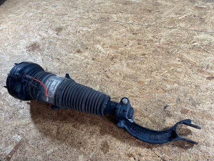 Пневмостойка Audi A8 D4/4H 2012г