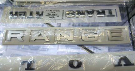 Шильдик range rover матовый