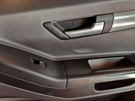 Обшивка двери передняя правая kia pro ceed ed fl