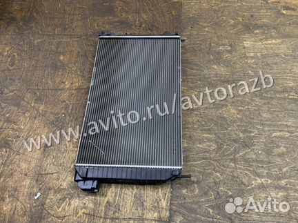Радиатор охлаждения двигателя на Opel Vectra C 2.2