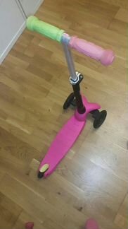 Самокат трехколесный