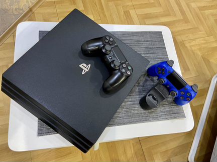 Sony PS4 pro 1tb + 2 геймпада + зарядная станция +