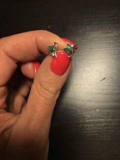 Серебряные серьги с изумрудами