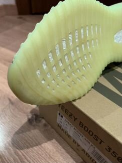 Кроссовки Yeezy boost