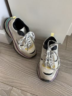 Кроссовки Zara