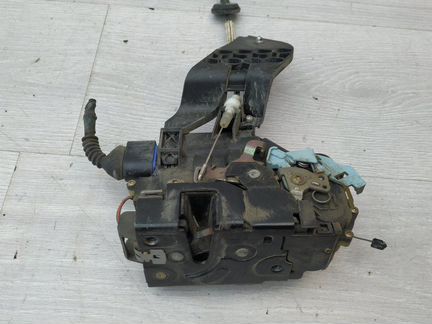 Замок передний правый 3D1837016C VW Touareg 2002-2