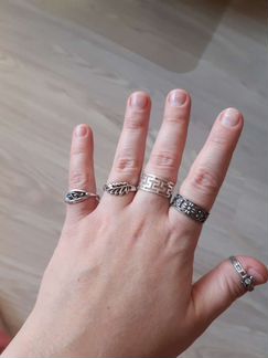 Серебряное кольцо 18-19р-р