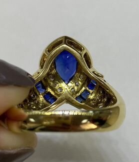 Золотое кольцо 750 с сапфирами и бриллиантами
