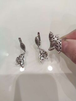 Серебряные серьги и кольцо