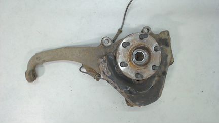 Ступица (кулак, цапфа) левая передняя Nissan Pathf