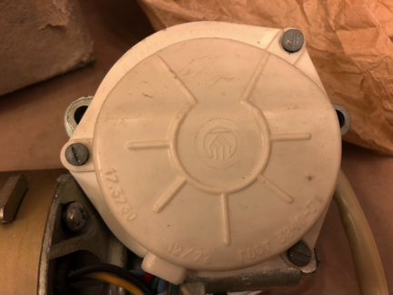 Двигатель стеклоочистителя ваз 2108 СССР Новый