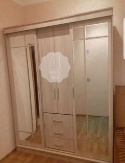 Шкаф-купе с зеркалом