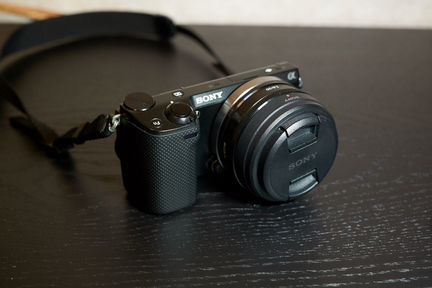 Sony 2.8 20 sel20f28