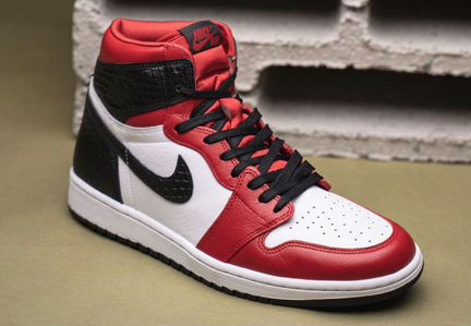 Jordan 1 Retro High Satin Snake Chicago (W),10 US