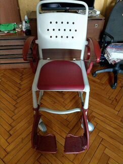 Туалетный стул на колесах