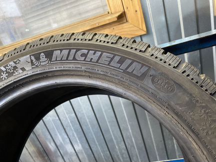 Одна Шина 235/45R19 Michelin Pilot Alpin PA4