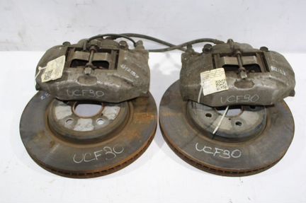 Передние тормозные суппорта Toyota Celsior Ucf30/3