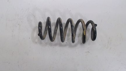 Пружина подвески левая задняя Nissan Qashqai 2013