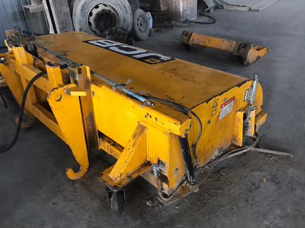Щетка подметальная для JCB