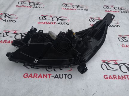 Фара правая Honda CR-V ксенон