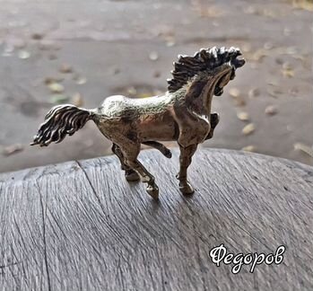 Конь с достоинством