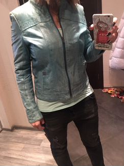 Кожанная куртка голубая