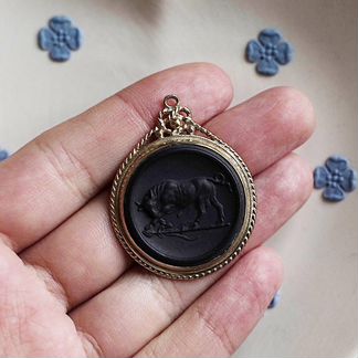 Wedgwood редкий кулон телец, серебро, Англия