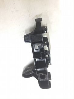 Кронштейн бампера задний левый Toyota Camry V70