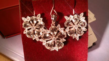 Комплект с зелеными аметистами