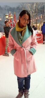 Пальто розовое